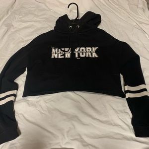 Cropped New York sweatshirt